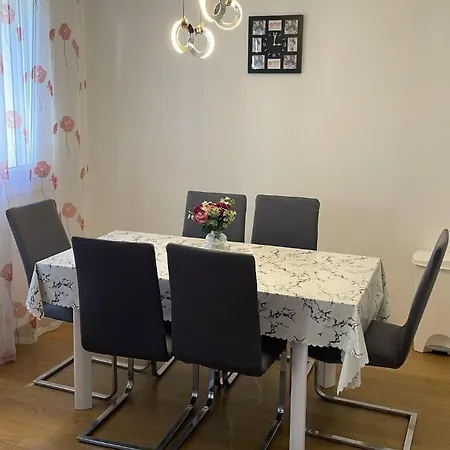 Apartment Dalmatinos Znjan