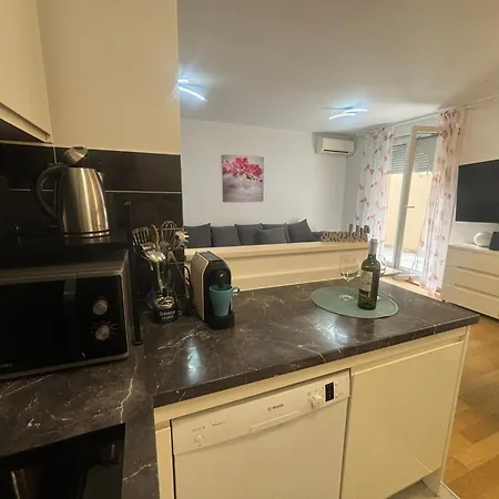 Dalmatinos Znjan Διαμέρισμα