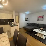 Apartment Dalmatinos Znjan